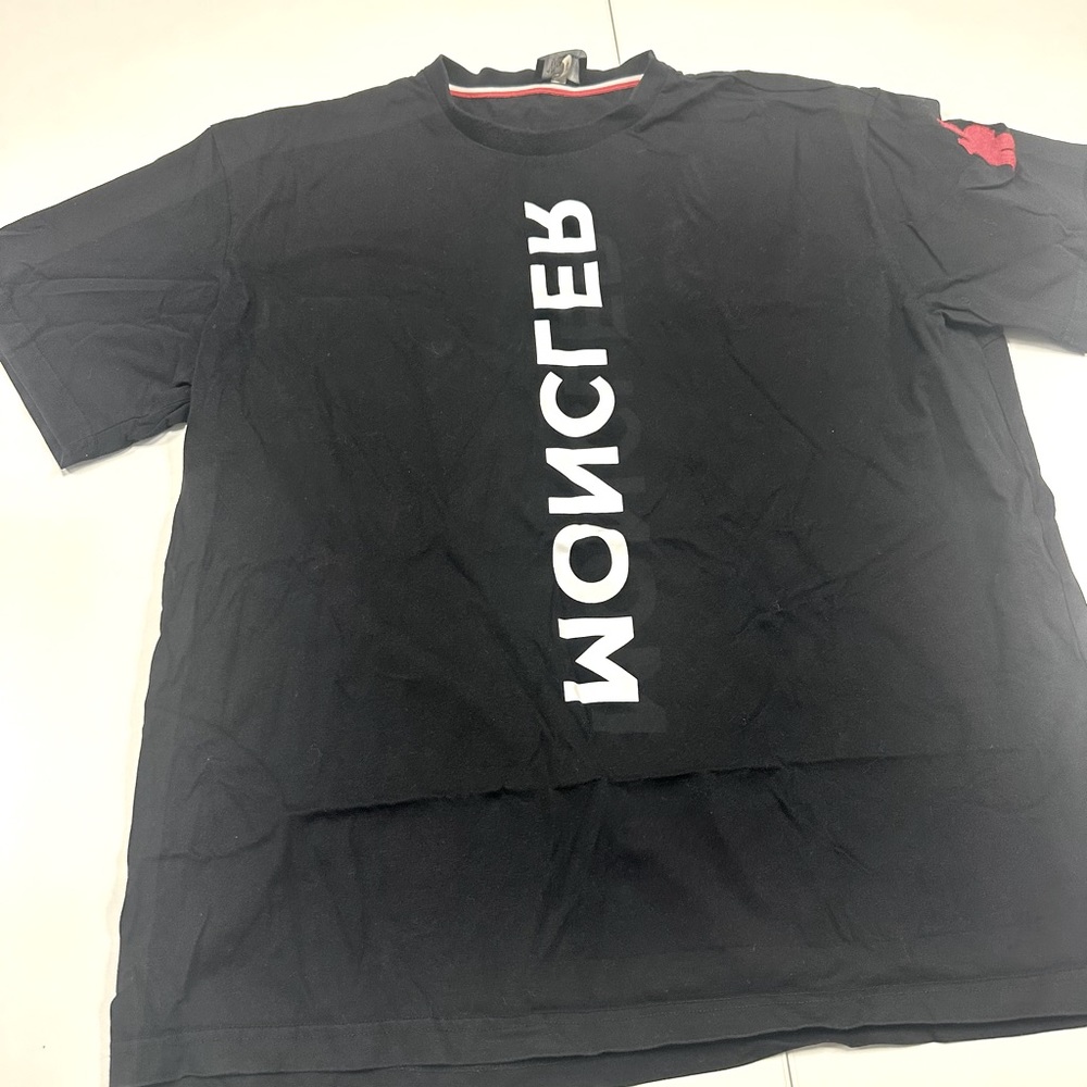Moncler sz xxl black white red t shirt rare stylish EUC